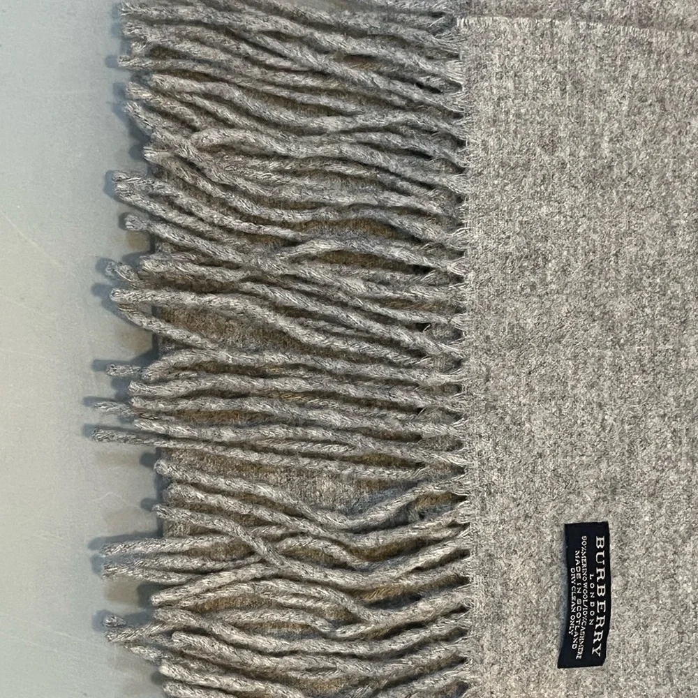 Burberry London Scarf | Gray & Purple | Fringed ends - Picture 4 of 8